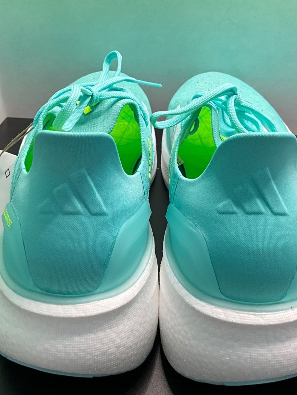 Adidas Ultraboost 5 Strung Shoes in Flash Aqua, NWT/No Box. Men’s 11/EU 44.5 - Picture 4 of 7
